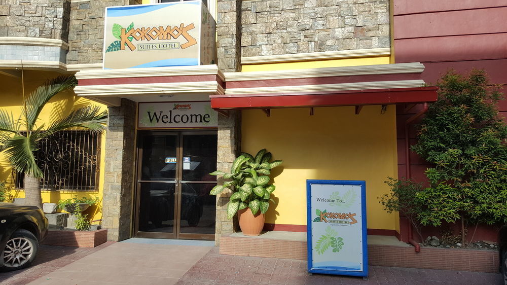 Kokomos Suites Hotel Angeles Exterior photo